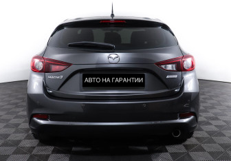 Подержанный автомобиль Mazda 3 Hatchback 2016 года (6 фото)