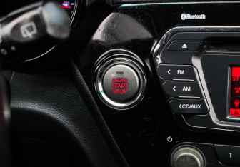 Подержанный автомобиль Kia Rio Hatchback 2012 года (18 фото)