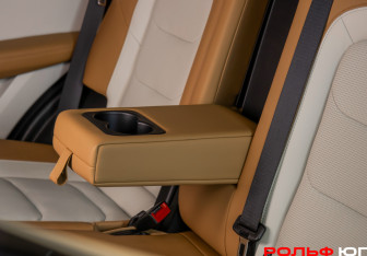 Подержанный автомобиль Jetour X70 2023 года (16 фото)