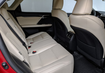 Подержанный автомобиль Lexus RX 2021 года (17 фото)