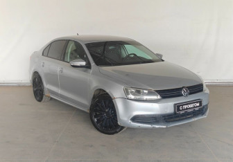 Подержанный автомобиль Volkswagen Jetta Sedan 2011 года (3 фото)