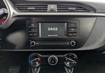 Подержанный автомобиль Kia Rio Hatchback 2021 года (15 фото)
