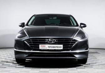Подержанный автомобиль Hyundai Sonata 2021 года (2 фото)