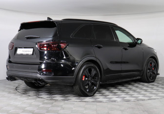 Подержанный автомобиль Kia Sorento 2018 года (4 фото)