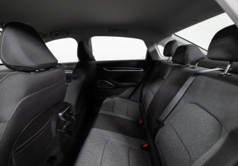 Подержанный автомобиль Geely Emgrand 2023 года (14 фото)