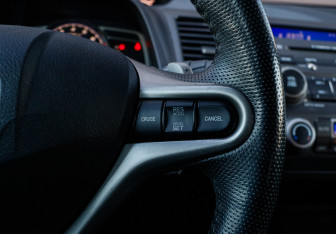 Подержанный автомобиль Honda Civic Sedan 2008 года (14 фото)