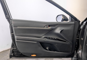 Подержанный автомобиль Toyota Camry Sedan 2020 года (19 фото)