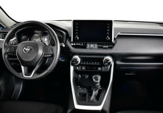 Подержанный автомобиль Toyota RAV4 2019 года (6 фото)
