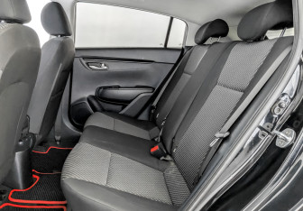 Подержанный автомобиль Kia Rio Hatchback 2018 года (12 фото)