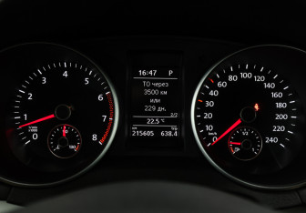 Подержанный автомобиль Volkswagen Golf Hatchback 2012 года (12 фото)