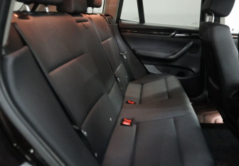 Подержанный автомобиль BMW X3 2016 года (12 фото)