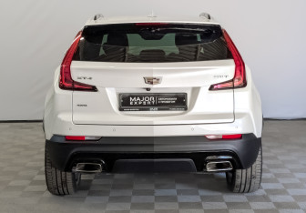 Подержанный автомобиль Cadillac XT4 2020 года (6 фото)