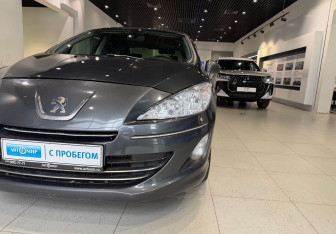 Подержанный автомобиль Peugeot 408 2013 года (7 фото)