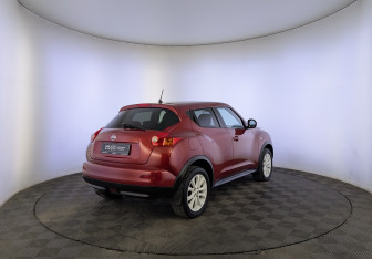 Подержанный автомобиль Nissan Juke 2013 года (5 фото)