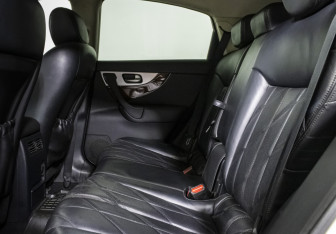 Подержанный автомобиль Infiniti FX 2013 года (10 фото)