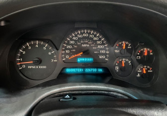 Подержанный автомобиль Chevrolet TrailBlazer 2003 года (12 фото)