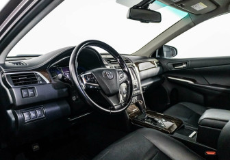 Подержанный автомобиль Toyota Camry Sedan 2015 года (7 фото)