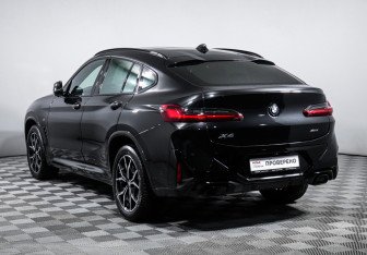 Подержанный автомобиль BMW X4 2022 года (7 фото)