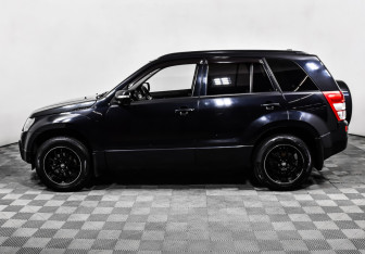 Подержанный автомобиль Suzuki Grand Vitara 2010 года (8 фото)