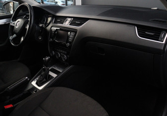 Подержанный автомобиль Skoda Octavia Liftback 2013 года (9 фото)