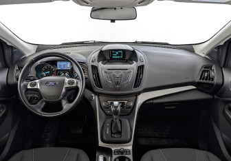 Подержанный автомобиль Ford Kuga 2016 года (14 фото)