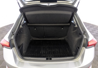 Подержанный автомобиль Skoda Rapid Liftback 2021 года (10 фото)