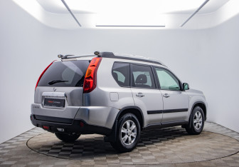 Подержанный автомобиль Nissan X-Trail 2008 года (5 фото)