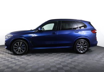 Подержанный автомобиль BMW X5 2021 года (8 фото)