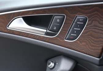 Подержанный автомобиль Audi A6 Sedan 2014 года (18 фото)