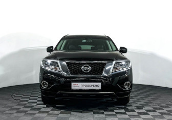 Подержанный автомобиль Nissan Pathfinder 2014 года (2 фото)