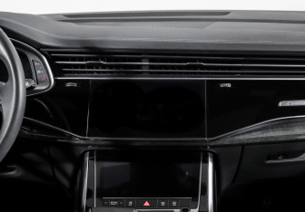 Подержанный автомобиль Audi Q7 2023 года (13 фото)