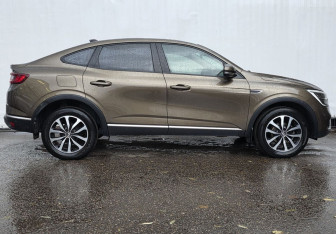 Подержанный автомобиль Renault Arkana 2021 года (4 фото)