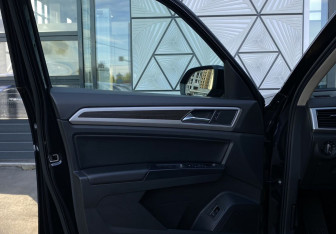 Подержанный автомобиль Volkswagen Teramont 2018 года (20 фото)