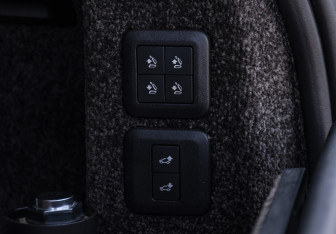 Подержанный автомобиль Land Rover Range Rover 2018 года (24 фото)