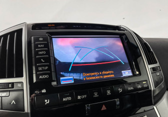 Подержанный автомобиль Toyota Land Cruiser Suv 2013 года (21 фото)