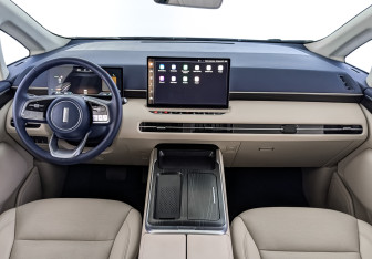 Подержанный автомобиль Wey 80 2024 года (14 фото)