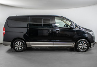 Подержанный автомобиль Hyundai H-1 2019 года (4 фото)