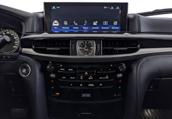 Подержанный автомобиль Lexus LX 2018 года (17 фото)