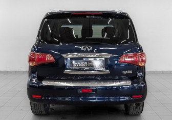 Подержанный автомобиль Infiniti QX80 2017 года (6 фото)