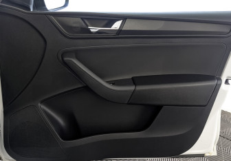 Подержанный автомобиль Skoda Rapid Liftback 2021 года (25 фото)