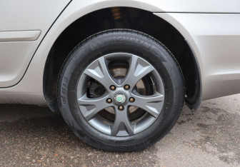 Подержанный автомобиль Skoda Octavia Liftback 2010 года (9 фото)