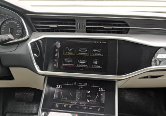 Подержанный автомобиль Audi A6 Sedan 2021 года (15 фото)