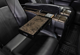 Подержанный автомобиль Toyota Alphard 2019 года (15 фото)