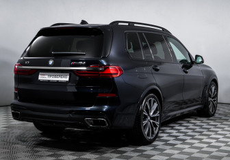 Подержанный автомобиль BMW X7 2019 года (5 фото)