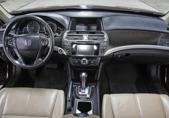 Подержанный автомобиль Honda Crosstour 2012 года (14 фото)
