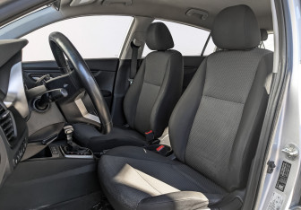Подержанный автомобиль Kia Rio Hatchback 2021 года (19 фото)