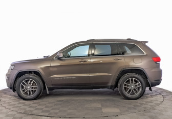Подержанный автомобиль Jeep Grand Cherokee 2018 года (8 фото)
