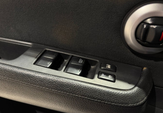 Подержанный автомобиль Nissan Tiida Sedan 2008 года (10 фото)