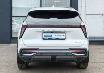 Подержанный автомобиль Geely Atlas 2023 года (6 фото)