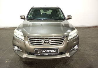 Подержанный автомобиль Toyota RAV4 2010 года (2 фото)